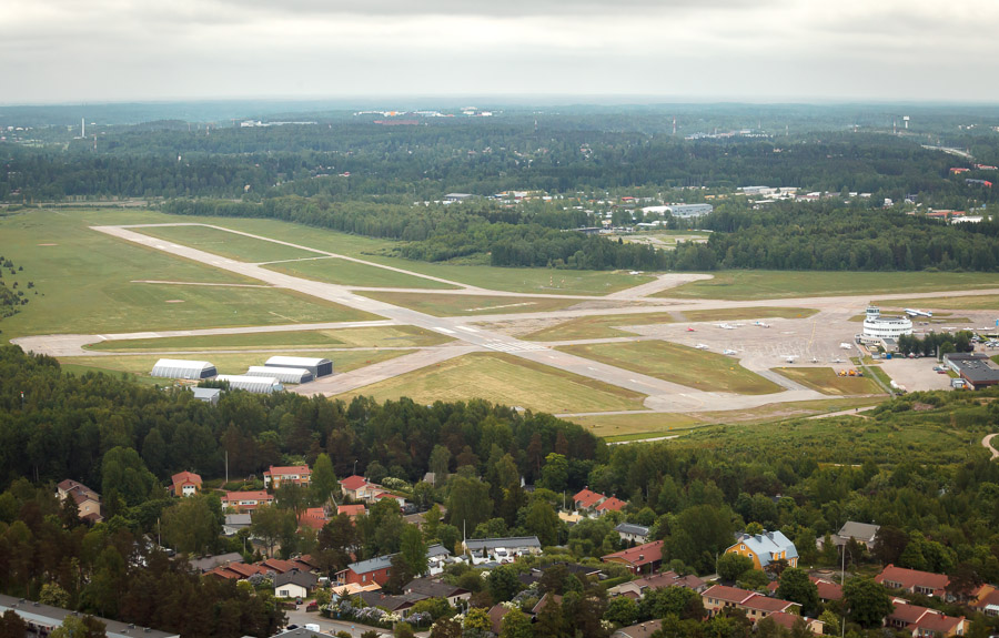 Malmin lentokenttä airport kiitotie runway EFHF