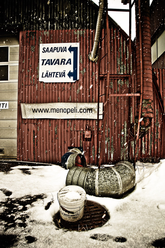 Tattarisuo teollisuusalue Helsinki romukauppa romuauto rappioromantiikka valokuva photo photography
